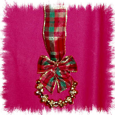 PLAID WREATH OF CHRISTMAS BELLS