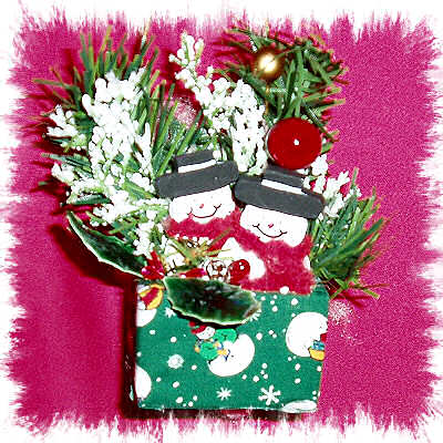 SNOWMEN GIFT BOX ORNAMENT