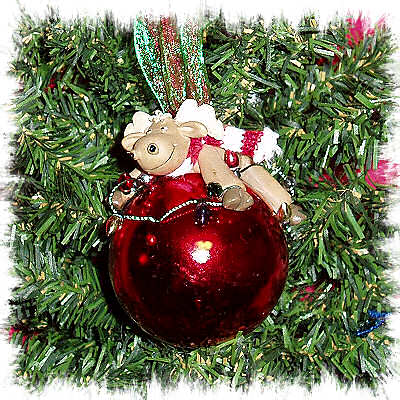 CERAMIC REINDEER ORNAMENT
