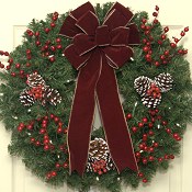 Deluxe Traditional Christmas Wreath with Lights