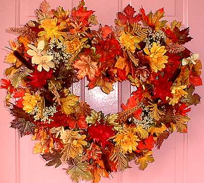 HEART OF MUMS FALL WREATH